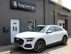 Gletscherweiß Gebraucht 2023 Audi Q8 S-Line SUV | 79.880 €