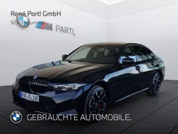 Black sapphire Gebraucht 2024 BMW 330e M Sport Limousine | 57.990 €