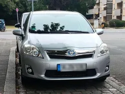 Grau Gebraucht 2010 Toyota Auris Hybrid Limousine | 8.200 € (Guter Preis)