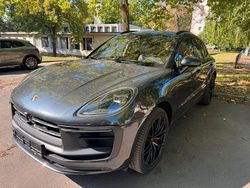 Grau Gebraucht 2023 Porsche Macan GTS SUV | 90.500 € (Fairer Preis)