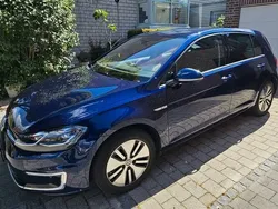 Blau Gebraucht 2017 VW e-Golf Kleinwagen | 15.999 € (Etwas zu teuer)