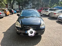 Schwarz Gebraucht 2007 Kia Carens Van / Kleinbus | 2.250 €
