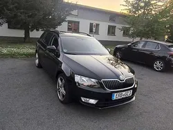 Schwarz Gebraucht 2014 Skoda Octavia Ambition Kombi | 9.000 € (Fairer Preis)