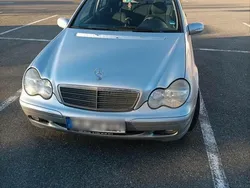 Silber Gebraucht 2001 Mercedes C180 Limousine | 2.400 €