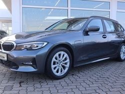 Mineralgrau Gebraucht 2021 BMW 320e Advantage Kombi | 23.990 € (Guter Preis)