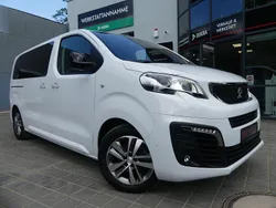 Weiss icy Gebraucht 2023 Peugeot Traveller Active Van / Kleinbus | 39.800 € (Guter Preis)