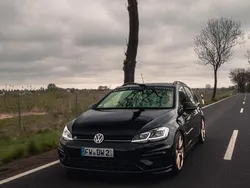 Schwarz Gebraucht 2017 VW Golf VII R Kombi | 21.500 € (Fairer Preis)