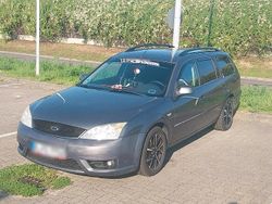 Grau Gebraucht 2003 Ford Mondeo Kombi | 1.200 € (Guter Preis)