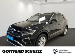 Schwarz Gebraucht 2024 VW T-Roc Life SUV | 21.990 € (Superpreis)