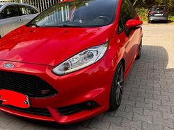 Rot Gebraucht 2013 Ford Fiesta ST Kleinwagen | 7.200 € (Fairer Preis)
