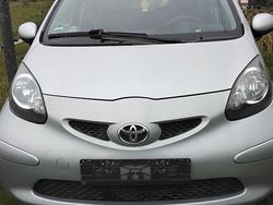 Silber Gebraucht 2008 Toyota Aygo Kleinwagen | 2.800 € (Fairer Preis)