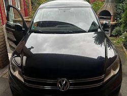Schwarz Gebraucht 2014 VW Tiguan Trendline SUV | 7.500 € (Teuer)