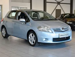 Blau Gebraucht 2011 Toyota Auris Edition Limousine | 9.499 € (Etwas zu teuer)