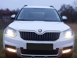 Weiß Gebraucht 2014 Skoda Yeti Elegance SUV | 10.999 € (Guter Preis)