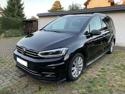Schwarz Gebraucht 2017 VW Touran Highline Van / Kleinbus | 18.200 € (Guter Preis)