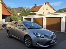 Grau Gebraucht 2013 Toyota Avensis Limousine | 6.100 € (Fairer Preis)