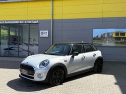 White silver metallic Gebraucht 2018 Mini Cooper Kleinwagen | 19.990 € (Teuer)