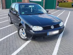 Schwarz Gebraucht 2003 VW Golf IV Kleinwagen | 1.500 € (Fairer Preis)