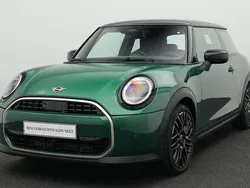 Grün Gebraucht 2024 Mini Cooper Favoured Kleinwagen | 26.017 € (Fairer Preis)