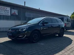 Karbonschw graphitschw midnigh Gebraucht 2014 Opel Astra Exklusiv Kombi | 6.290 € (Fairer Preis)