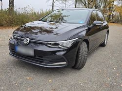 Schwarz Gebraucht 2022 VW Golf VIII Active Limousine | 17.950 € (Guter Preis)