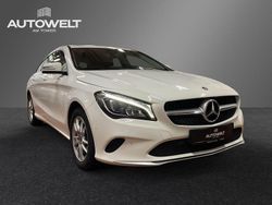 Weiß Gebraucht 2018 Mercedes CLA180 Shooting Brake Kombi | 16.890 € (Fairer Preis)