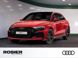 Rot / progressivrot Neu 2025 Audi RS3 Sportback Comfort Kleinwagen | 84.235 €