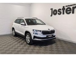 Weiß (moon weiss metallic) Gebraucht 2024 Skoda Karoq Selection SUV | 29.490 € (Guter Preis)