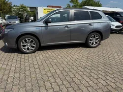 Grau Gebraucht 2014 Mitsubishi Outlander P-HEV Instyle SUV | 6.199 € (Fairer Preis)