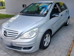 Grau Gebraucht 2006 Mercedes B150 Van / Kleinbus | 2.400 € (Teuer)