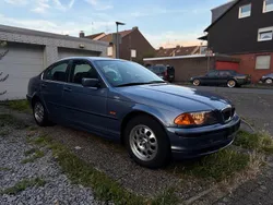 Blau Gebraucht 1999 BMW 323 Limousine | 5.800 € (Etwas zu teuer)