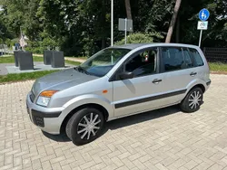 Grau Gebraucht 2005 Ford Fusion Limousine | 2.750 € (Fairer Preis)