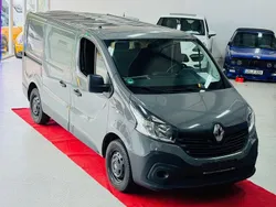 Grau Gebraucht 2016 Renault Trafic Komfort Van | 8.650 € (Fairer Preis)