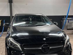 Schwarz Gebraucht 2016 Mercedes A200 AMG line Limousine | 12.900 €
