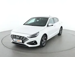 Weiß Gebraucht 2020 Hyundai i30 Prime Limousine | 17.790 €