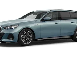 Grün Gebraucht 2024 BMW 520 Comfort Edition Kombi | 53.775 € (Guter Preis)