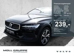 Onyx black / metallic Gebraucht 2023 Volvo V60 CC Plus Kombi | 34.980 € (Superpreis)