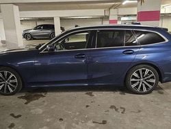 Blau Gebraucht 2021 BMW 320 Luxury Line Kombi | 27.000 € (Superpreis)