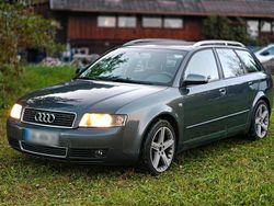 Grau Gebraucht 2004 Audi A4 Kombi | 1.319 € (Guter Preis)