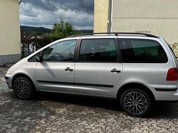 Silber Gebraucht 2003 VW Sharan Family Van / Kleinbus | 3.500 € (Etwas zu teuer)