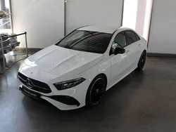 Weiß , polarweiß Gebraucht 2023 Mercedes A200 Premium Limousine | 35.290 € (Teuer)