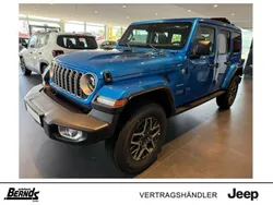 Hydro blue metallic Neu 2025 Jeep Wrangler Unlimited Sahara SUV | 63.985 € (Fairer Preis)