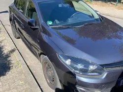 Grau Gebraucht 2015 Renault Mégane GrandTour LIMITED Kombi | 7.500 € (Fairer Preis)