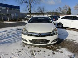 Weiß Gebraucht 2009 Opel Astra GTC Selection Coupé | 2.899 € (Guter Preis)
