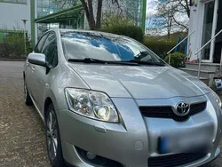 Silber Gebraucht 2007 Toyota Auris Kleinwagen | 5.000 € (Teuer)