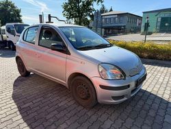 Silber Gebraucht 2005 Toyota Yaris Limousine | 999 € (Fairer Preis)