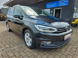 Schwarz Gebraucht 2015 VW Touran Highline Van / Kleinbus | 16.900 € (Fairer Preis)