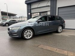 Grau Gebraucht 2021 Skoda Octavia Style Kombi | 14.950 € (Etwas zu teuer)
