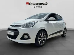 Weiß Gebraucht 2016 Hyundai i10 Passion Kleinwagen | 7.880 € (Fairer Preis)