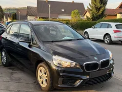 Schwarz Gebraucht 2016 BMW 214 Active Tourer Basis Van / Kleinbus | 9.499 € (Fairer Preis)